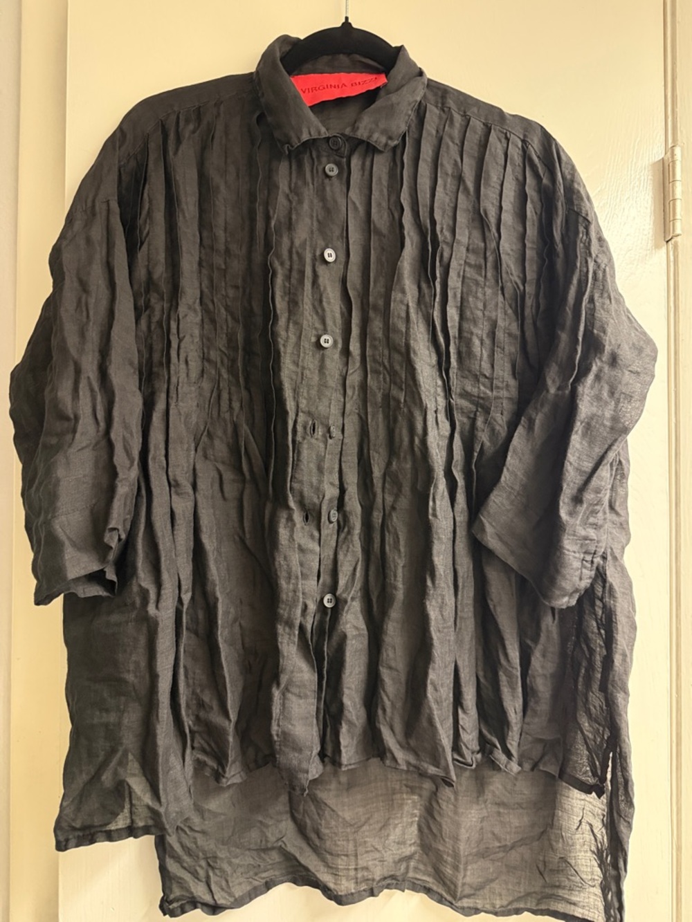 Virginia Bizzi Black Pleated Button-Front Light weight oversized shirt